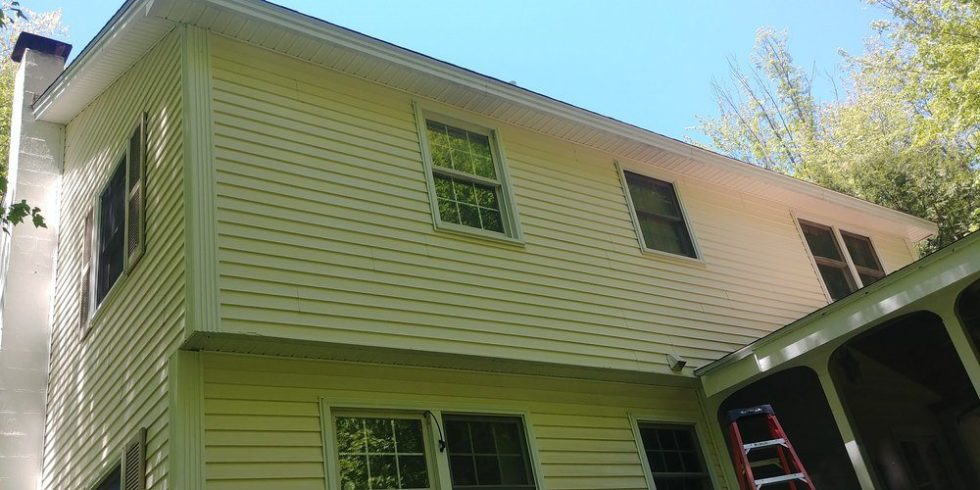 006 G House Vinyl Siding Cleaning by ACME