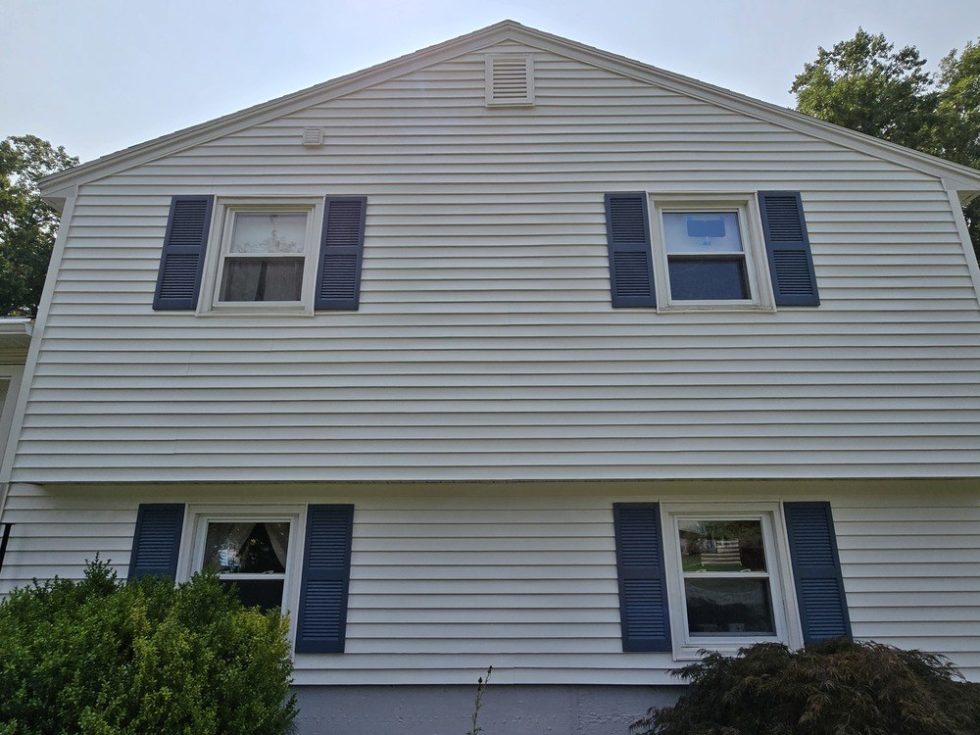 040 G House Vinyl Siding Cleaning by ACME