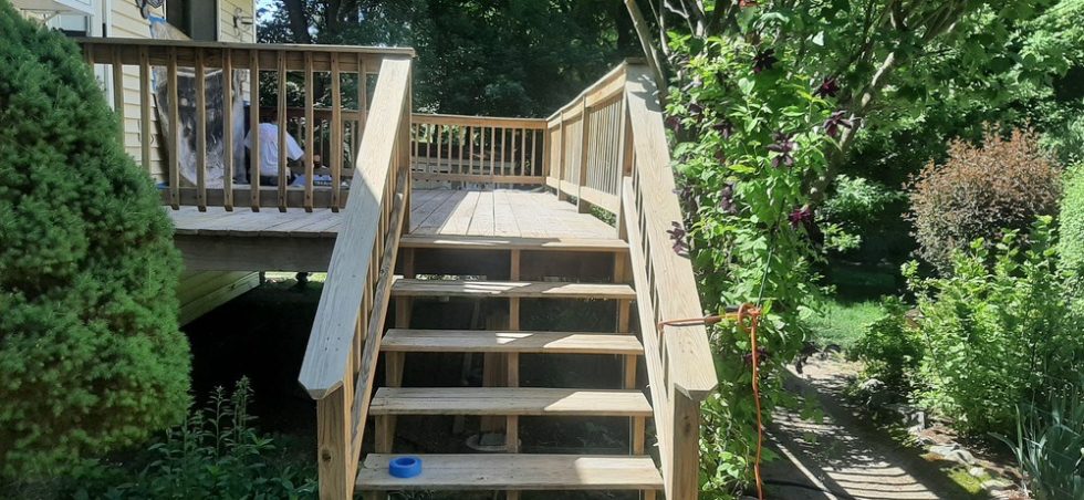 064 G Deck Pressure Washing Staining by ACME