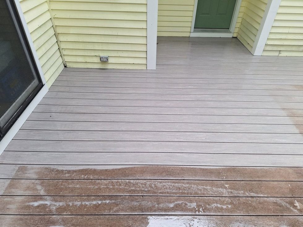 069 G Deck Pressure Washing Staining by ACME
