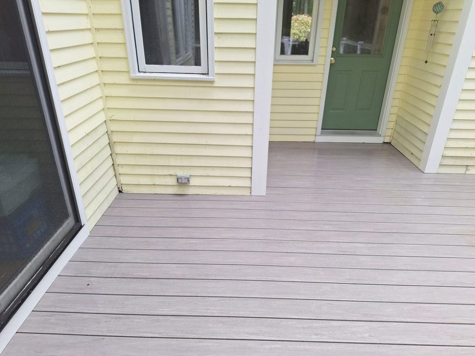 070 G Deck Pressure Washing Staining by ACME