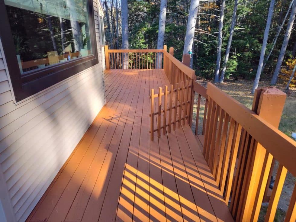 072 G Deck Pressure Washing Staining by ACME