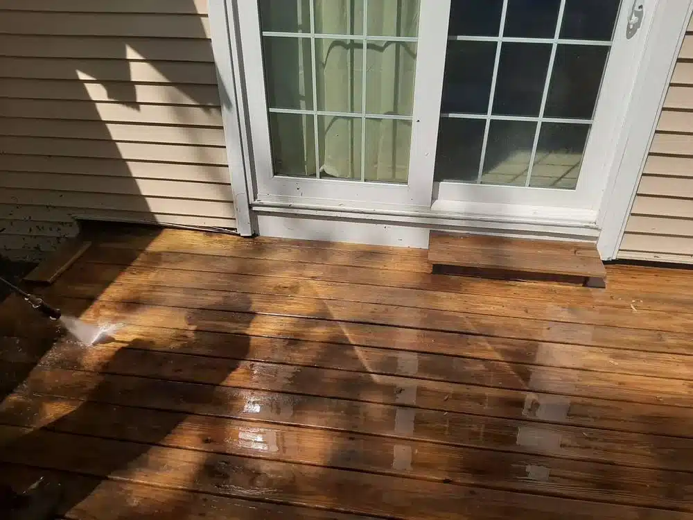 Why professional deck pressure washing services are worth every penny