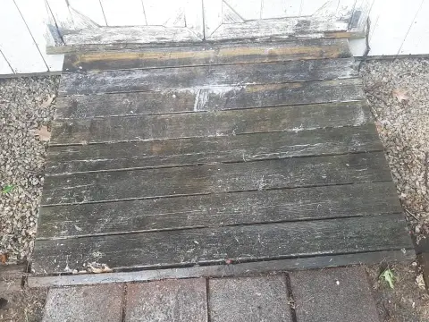 Deck cleaning by ACME